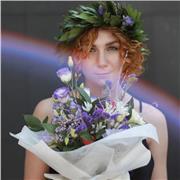 Docente di psicologia che impartisce lezioni ad adolescenti liceali